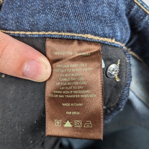 Kut from the Kloth Boyfriend Short Sz 2 - Picture 6 of 7